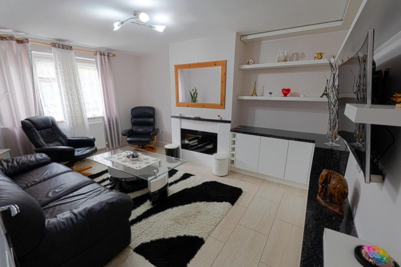 Immaculate 2-Bed Apartment In Isleworth By River Exterior photo